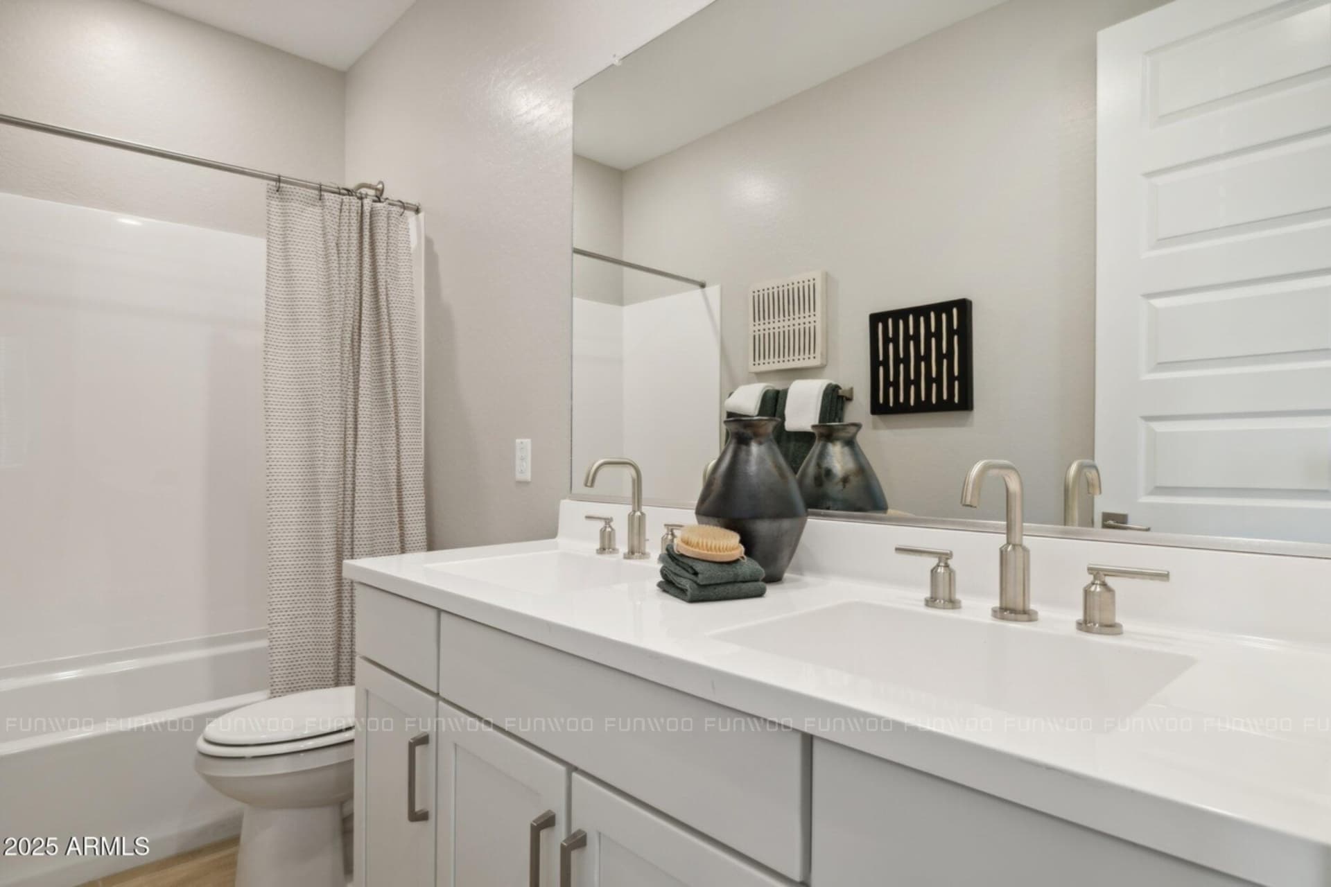 亞利桑那州鳳凰城｜北區新世代生活居所 slide