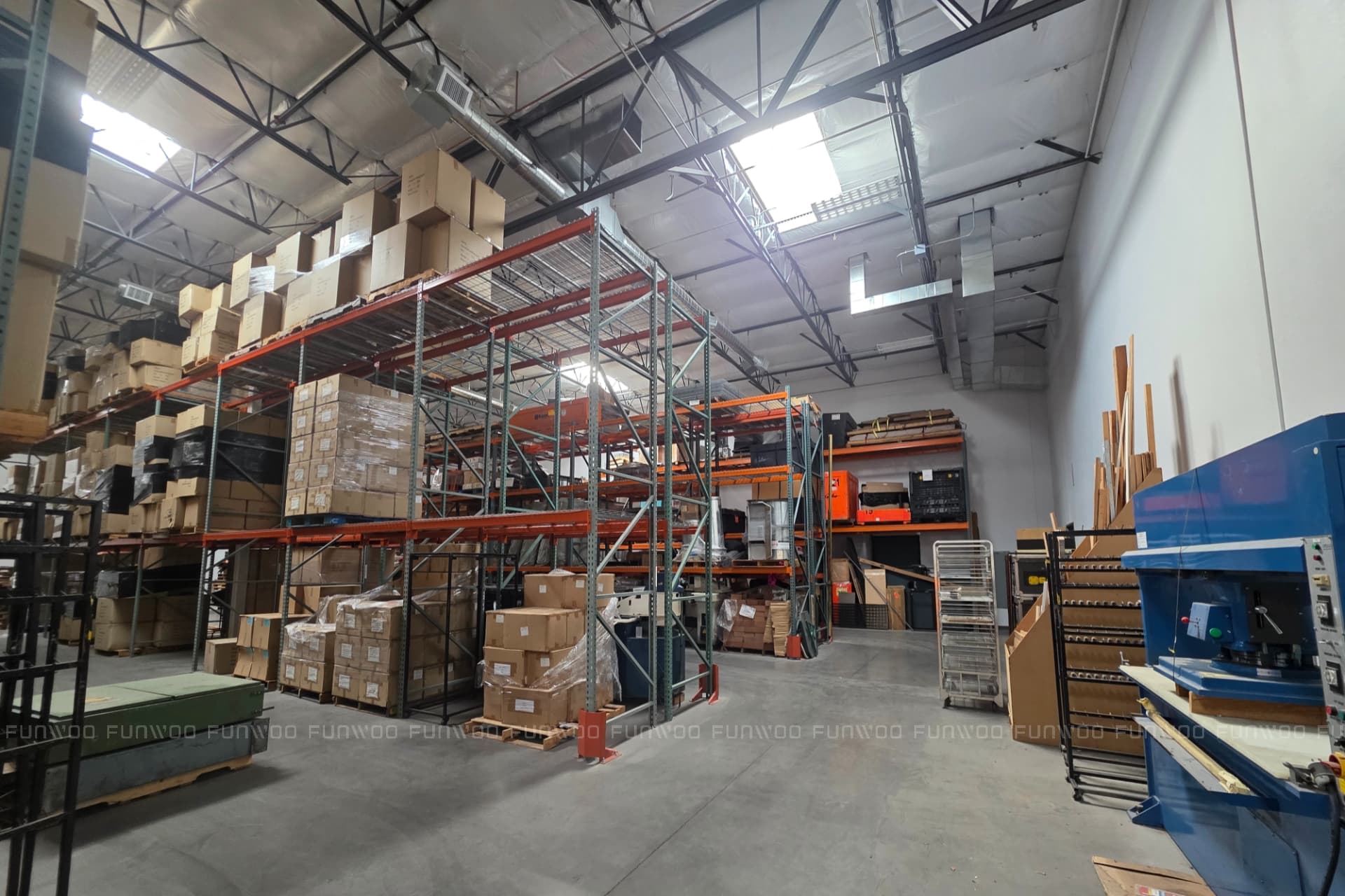 亞利桑那州鳳凰城｜Owner-User 全面適用 A 級工業建築 slide