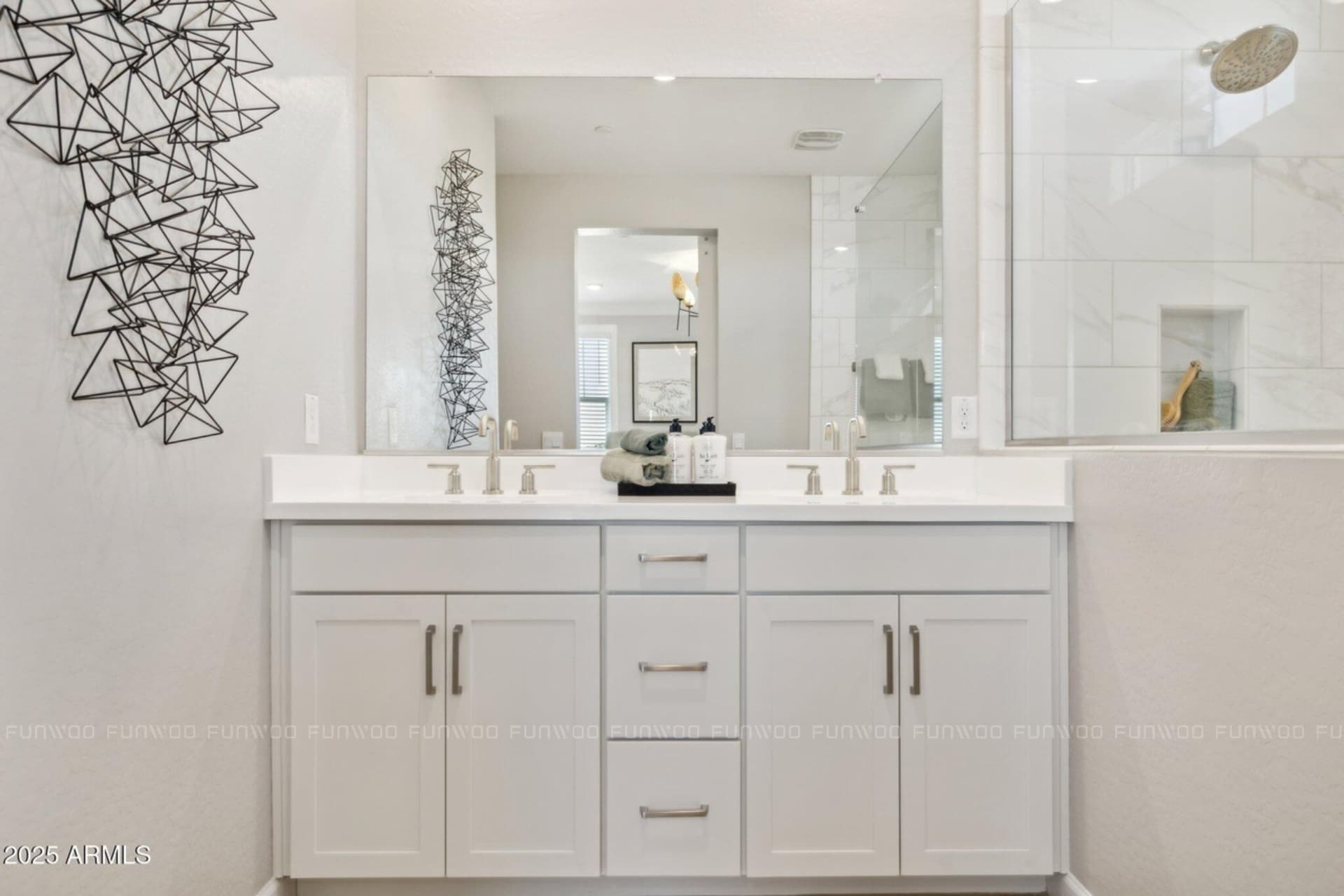 亞利桑那州鳳凰城｜北區新世代生活居所 slide